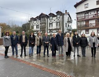 Foru Aldundiko ordezkarien bisita jaso du Urnietako Udalak