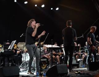 Queen oroilorea (tributoa), Udal Musika Eskolako Bandaren eskutik: "Don't Stop Me Now"