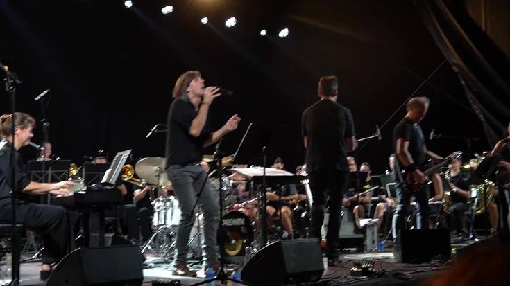 Queen oroilorea (tributoa), Udal Musika Eskolako Bandaren eskutik: "Don't Stop Me Now"