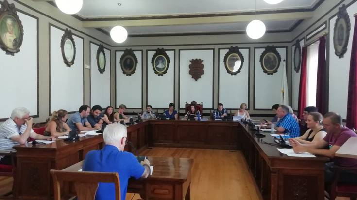 Udal ardurak banatzeko ez ohiko batzarraldia