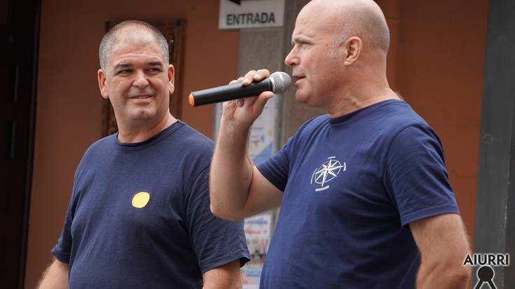 Unai Agirre eta Aitor Mendiluze, gai librean hizketan bezala bertsotan