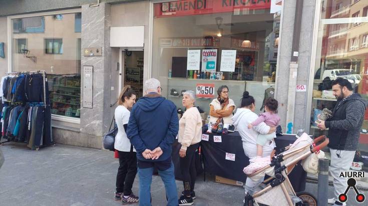 Outlet kalean egitasmoan parte hartzen ari diren dendarien zerrenda