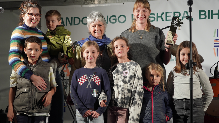 II. Andreurdiñaren Irrintzi Lehiaketarako irrintzilarien bila