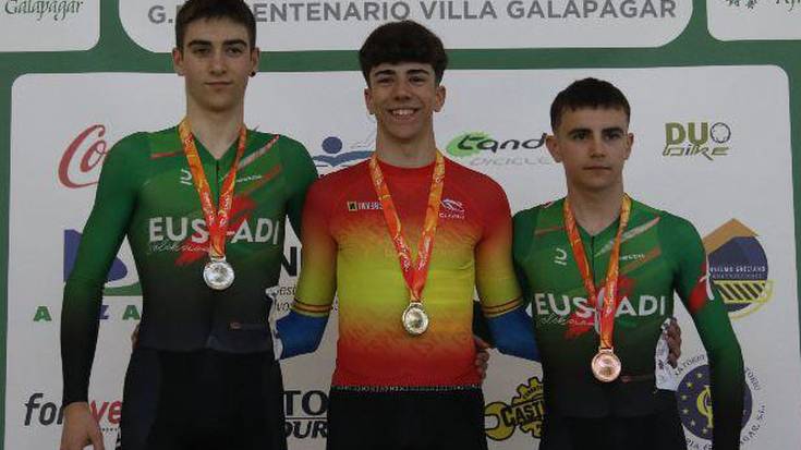 Eñaut Urkaregi eta Izaro Etxarri estatu mailako pista txapelketan bikain aritu dira