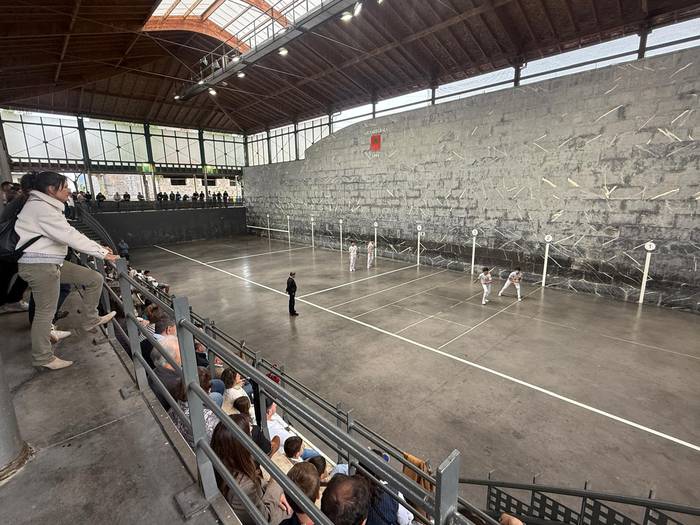 Herriarteko Pilota Txapelketako final zortzirenetan da Aduna
