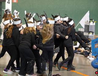 Kirolen erakustaldi ikusgarria egin dute Pello Errota ikastetxeko kideek