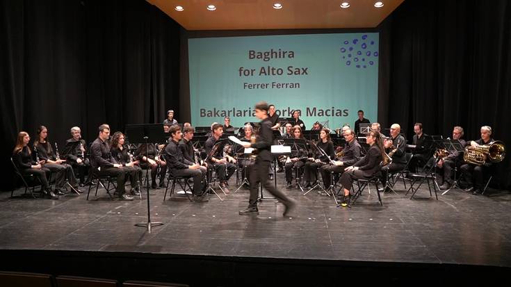 Udal Musika Eskolako Banda: Gorka Macias Gonzalez saxo-jolea bakarlari