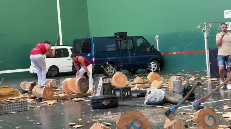 Aizkolarien erakustaldia; lehia estua Zizurkilen