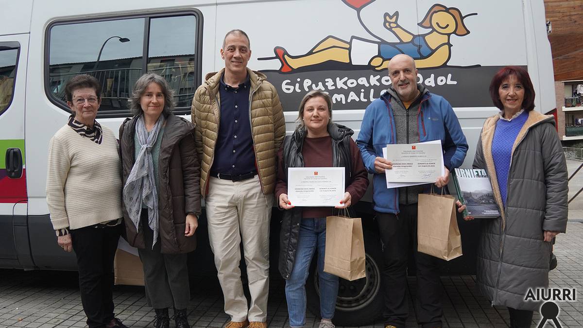 Adolfo Merideño, Cristina Da Costa eta Axier Alkain odol emaileen eskuzabaltasuna aitortu dute