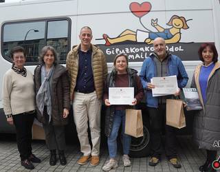 Adolfo Merideño, Cristina Da Costa eta Axier Alkain odol emaileen eskuzabaltasuna aitortu dute