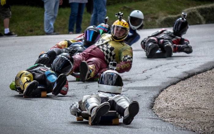 Street luge izeneko kirol ezaguna