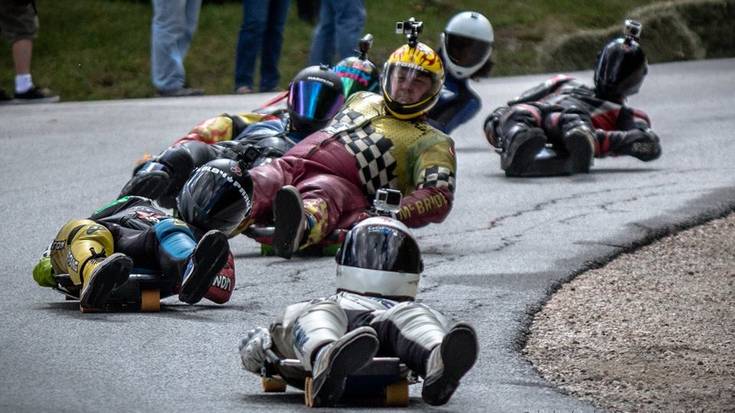 Street luge izeneko kirol ezaguna
