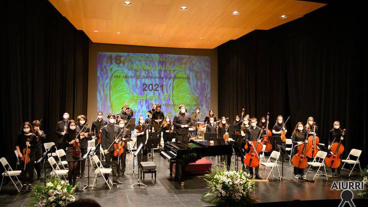 Francisco Escudero kontserbatorioko musikarien kontzertua, Piano Jaialdiaren hasieran