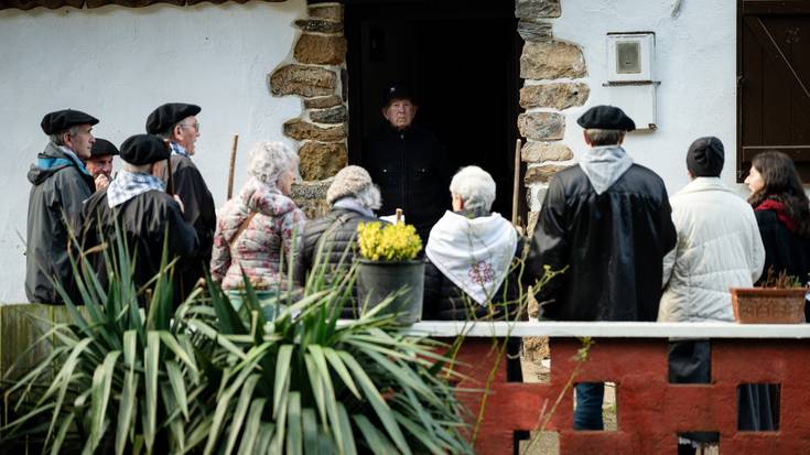 Asteasuko Kantu-errondako argazki-sorta