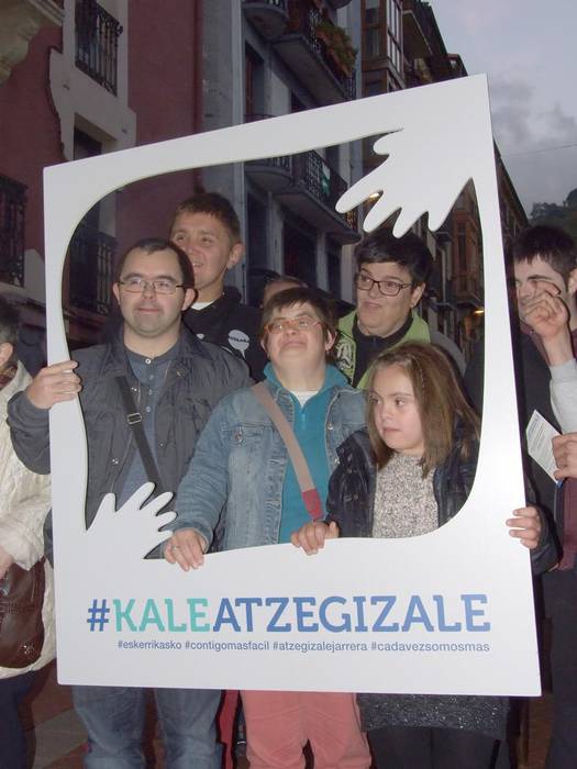 Kaleatzegizaleei, esker onez