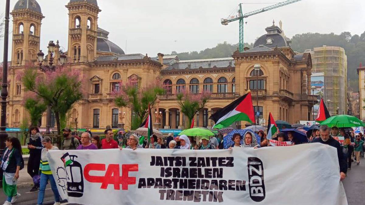 Gizarte zibileko hainbat erakundek CAF enpresaren aurkako salaketa jarri dute