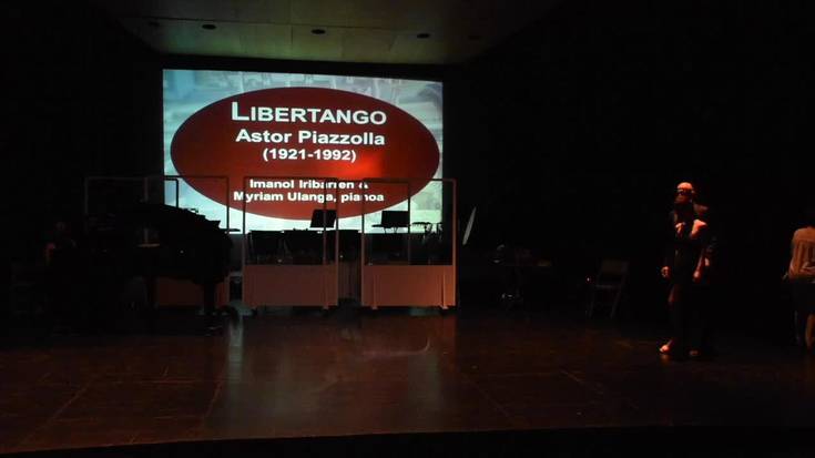 Bakartxo Arabaolaza eta Joseba Pagola tangoa dantzatzen, Piazzollaren "Libertango" abestia