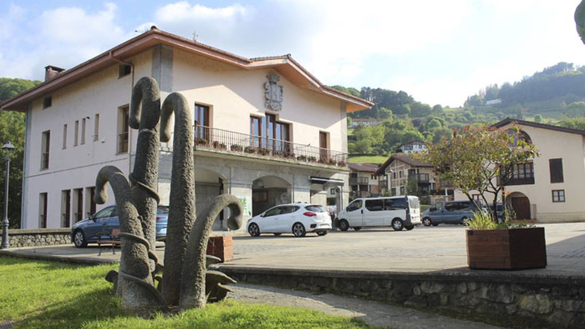 Ekitaldi sorta Larraulen, Martxoak 8ren harira