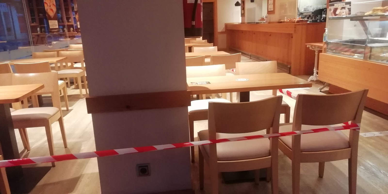 Kafetegiak zabalik daude, baina ezin da barruan kontsumitu