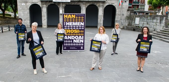 Han edo hemen, erosi Andoainen… edo Bilbon