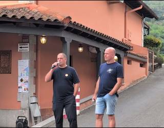 Unai Agirre eta Aitor Mendiluze Buruntzan bertsotan, librean
