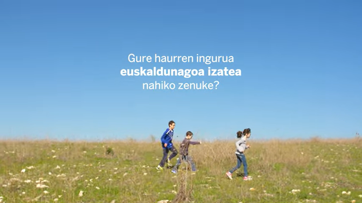 Eusfera egitasmoa aurkeztuko dute Tolosaldean, haurren ingurua euskalduntzen laguntzeko