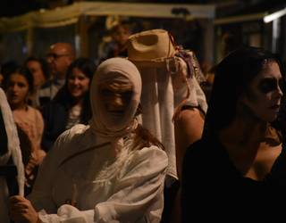 Gau Beltza ikusgarria Villabonan