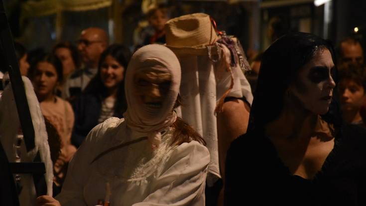 Gau Beltza ikusgarria Villabonan