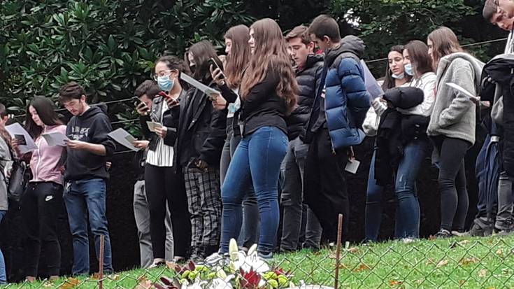 Asier gaztearen etxekoen eskertza