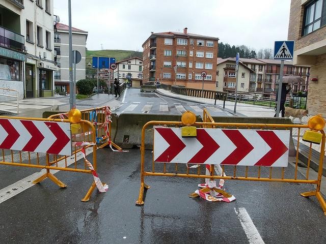 Zubimusu zubia, trafikoari itxita