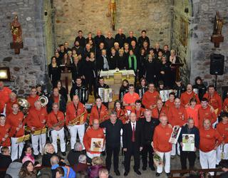 Arantxa Irigoras eta Isidro Langara oroituko ditu Gora Kaletxiki Bandak, larunbat honetako emanaldi berezian