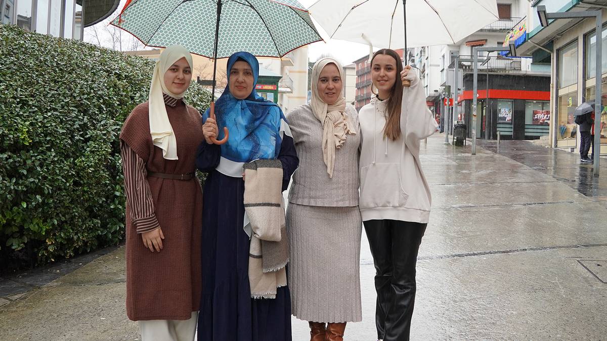 "Herriko emakume musulmanak batzeko, gure ahotsa zabaltzeko eta uste okerrei aurre egiteko eratu dugu AMMA elkartea"