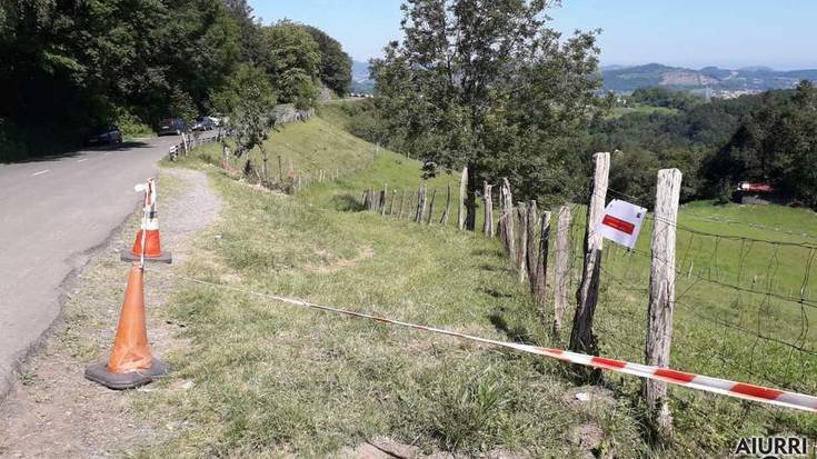 Adarramendira ibilgailuan gerturatzen diren mendizaleek errepidean jarritako seinaleak errespetatu beharko dituzte
