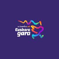 Dantza eta musika emanaldia eta magia saioa