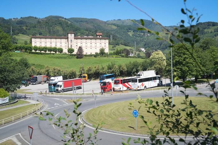 EH Bilduk babesa adierazi die Asuncion Klinikako langileei
