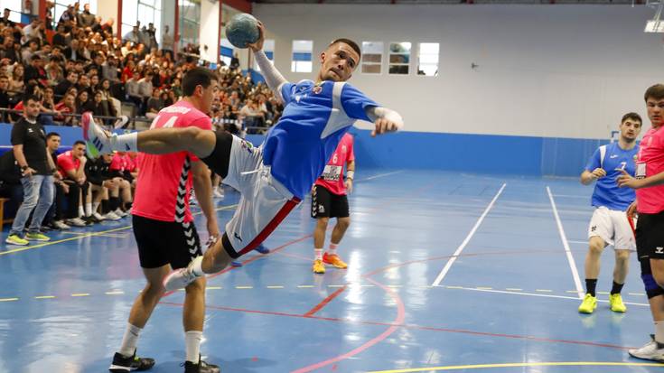 Ligari berrekingo diote UKE eskubaloiko taldeek