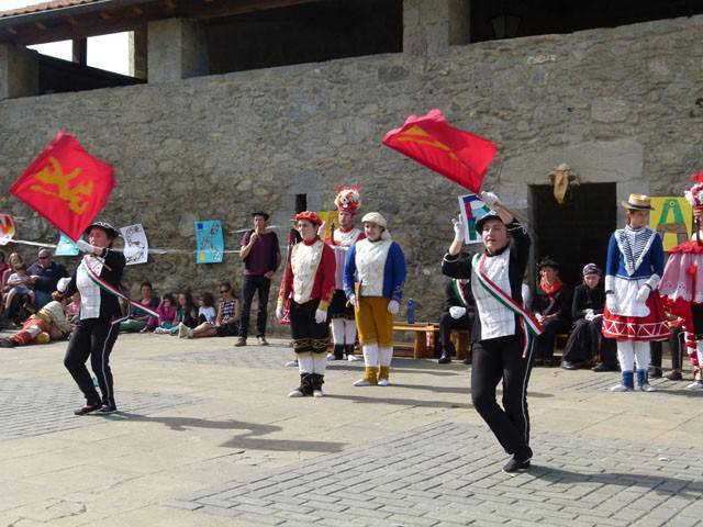 Aiztondoko Maskaradak, kolorez betetako festa alaia