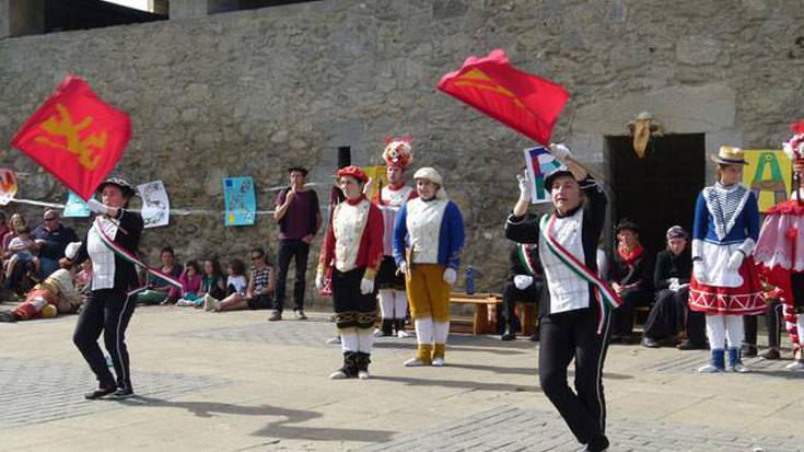 Aiztondoko Maskaradak, kolorez betetako festa alaia