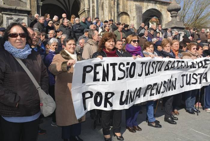 "Guztioi eragiten digun arazoa da"