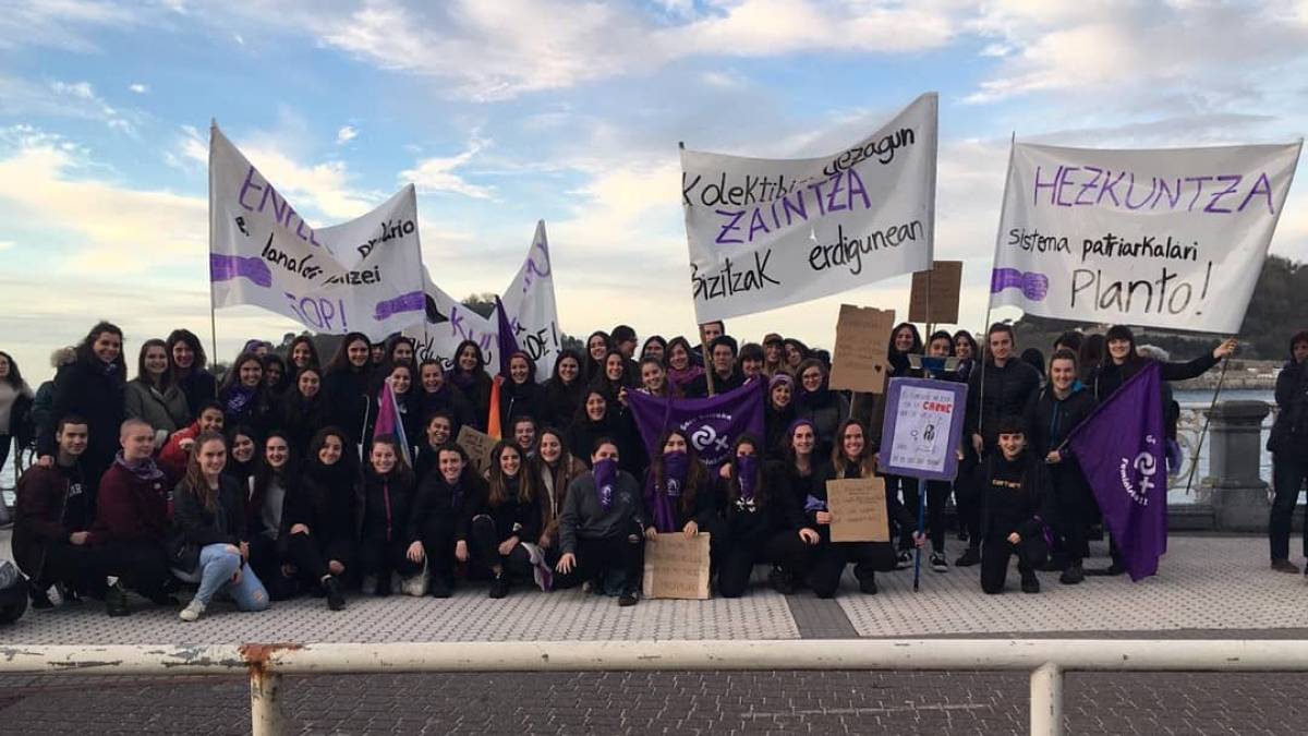 Palestinaren aldeko elkarretaratzeak Beterri-Aiztondon, mugimendu feministak deituta