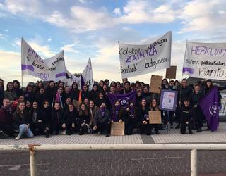 Palestinaren aldeko elkarretaratzeak Beterri-Aiztondon, mugimendu feministak deituta