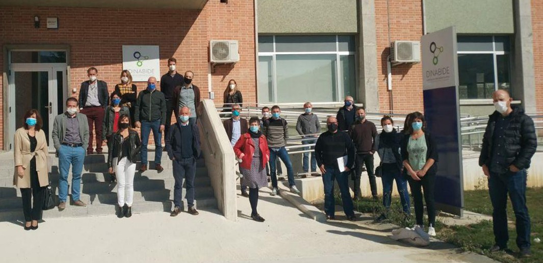 Bertan ekimeneko kide, landa eremuetako biztanleriaren zahartzeari aurre egiteko