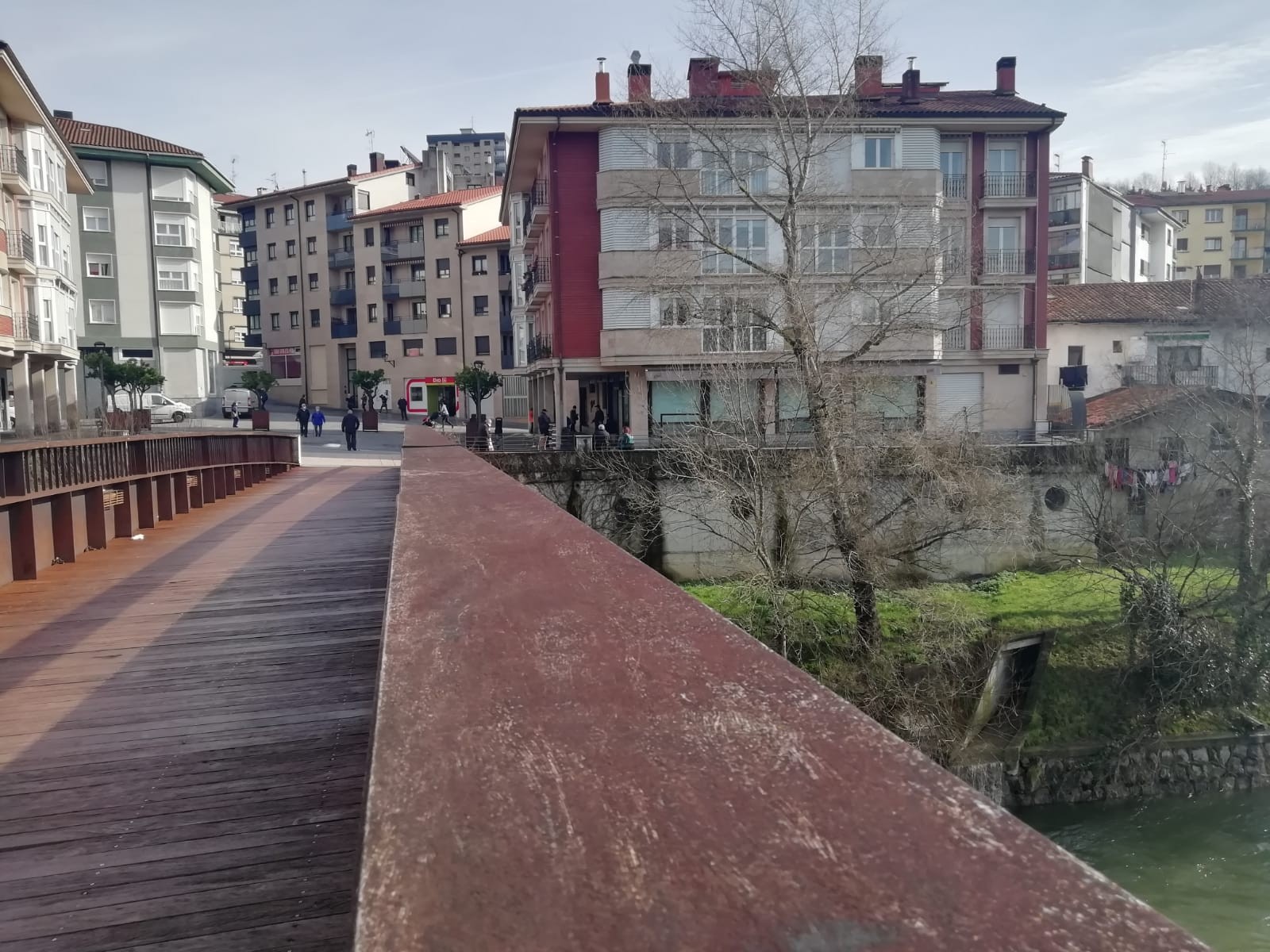 EH Bilduk negoziazioan izan duen jarrera eskuzabalak, udal gobernuaren erantzun zurruna topatu du parean