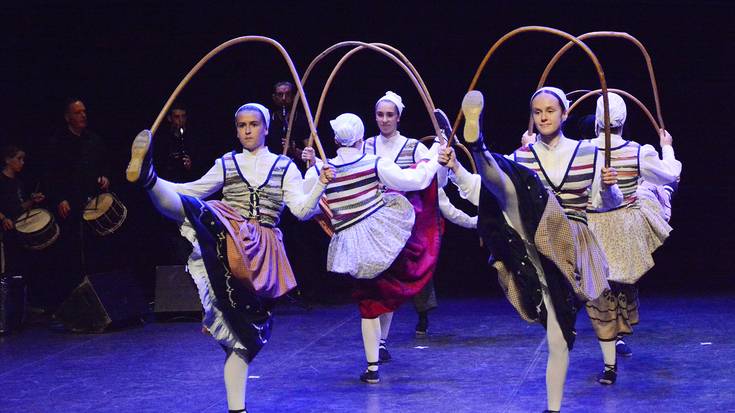 Urkik dantza-bidai "gozagarri”ra gonbidatu ditu euskal folklore zaleak, iganderako