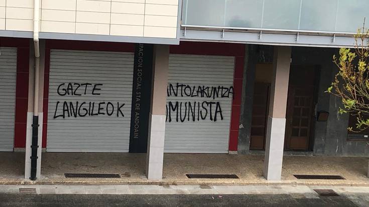 Herriko Etxean agertu diren pintadak gaitzetsi ditu PSE-EEk