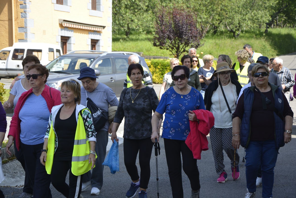 Biztanleria-talde ahulenak babestea izan zen lehen neurria