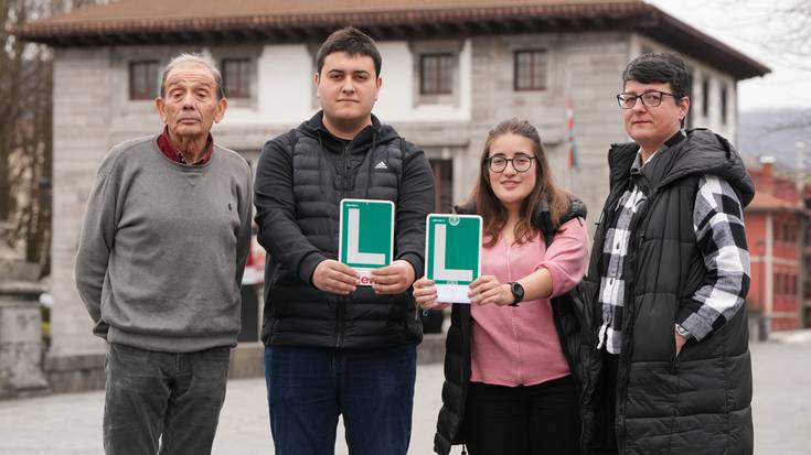 Mirene Iraola eta Jon Mugica saritu dituzte “Gidabaimena euskaraz” egitasmoaren barnean