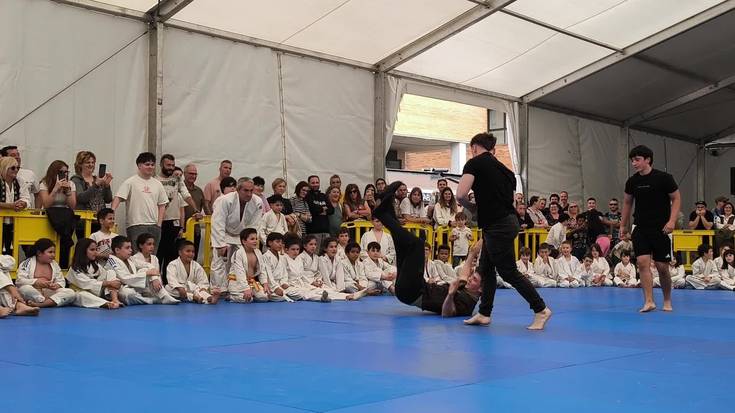 Andoaingo Judo Elkartearen erakustaldian, borroka simulazioa