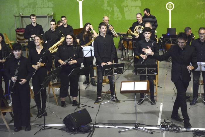"Sorotan Bele gogoan", Andoaingo Bandarekin