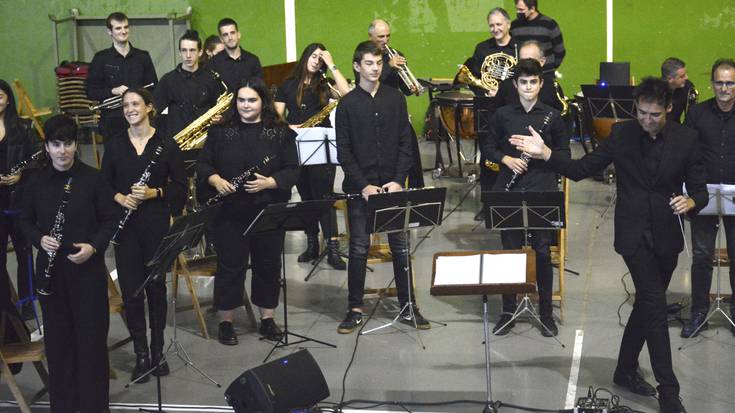 "Sorotan Bele gogoan", Andoaingo Bandarekin